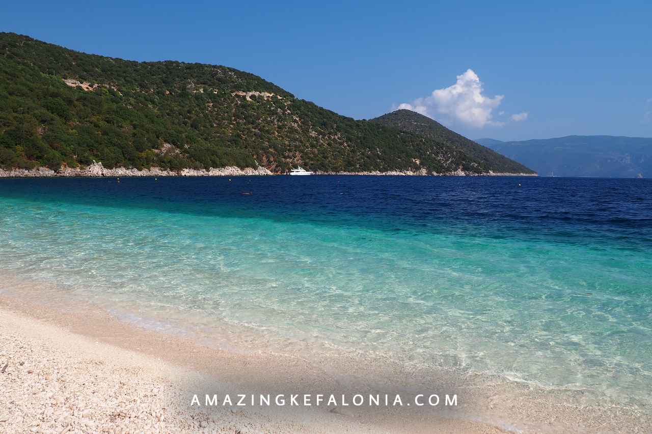 Paralia Antisamos beach